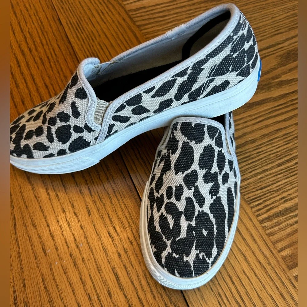 Keds Brown and Cream Animal Print Canvas Slip-On Sneakers Size 8 - Picture 2 of 11